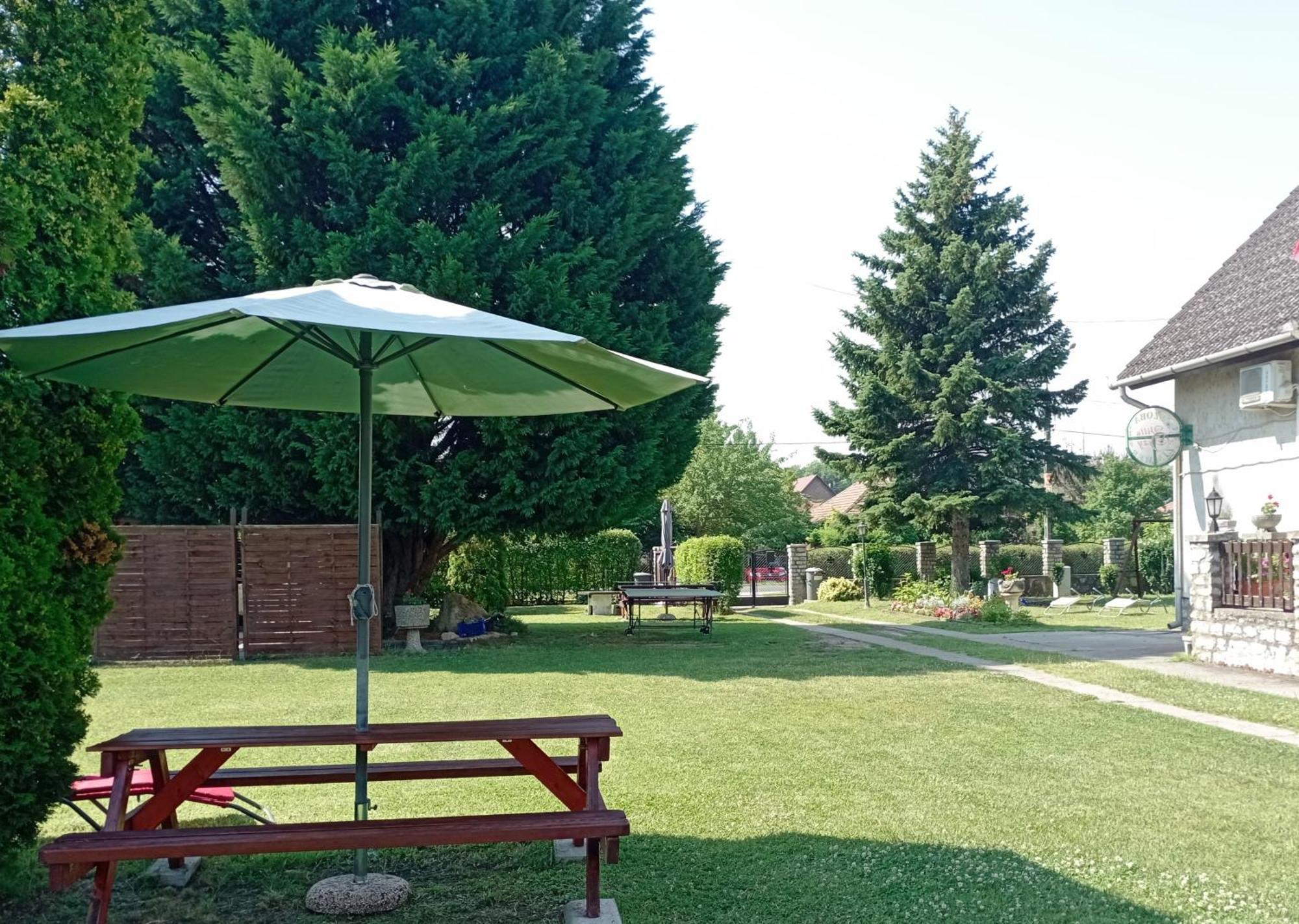 Villa Suzy Zamárdi Exterior foto
