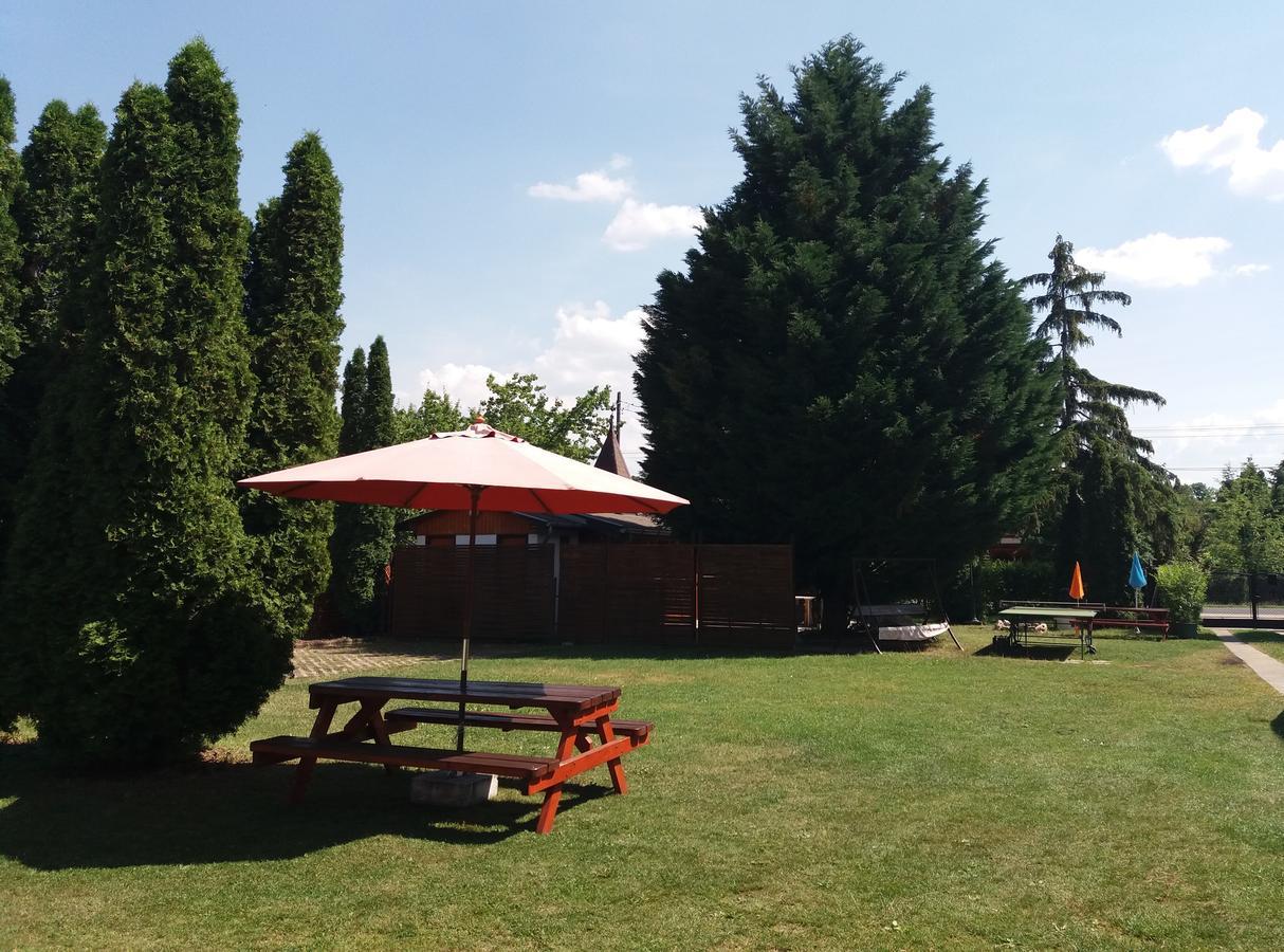 Villa Suzy Zamárdi Exterior foto